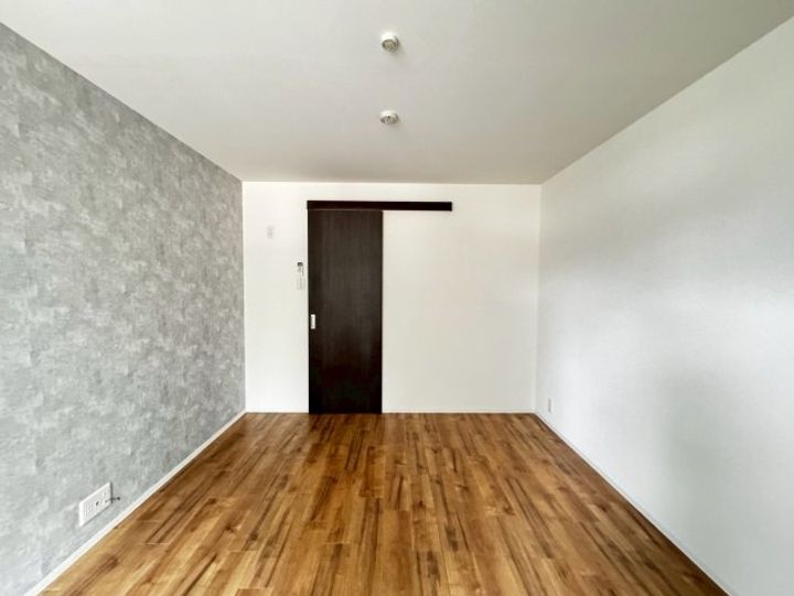 スリージェ5番館の居間