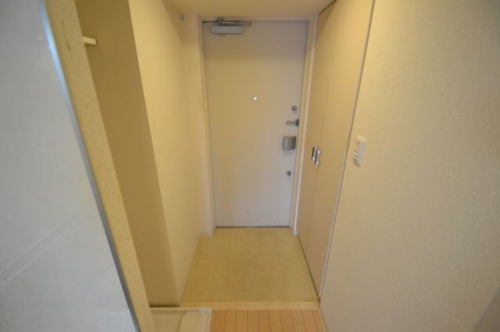 エステムプラザ神戸西4インフィニティの玄関