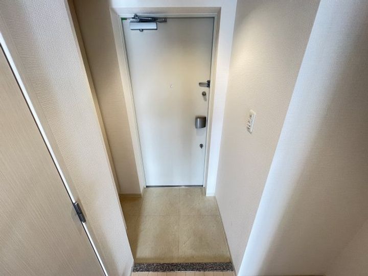 エステムコート神戸県庁前4グランディオの玄関