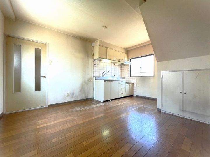 コムディッソエフモールの居間