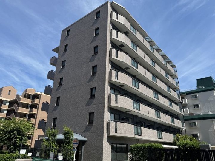 アージュ・リベルテ本山の外観