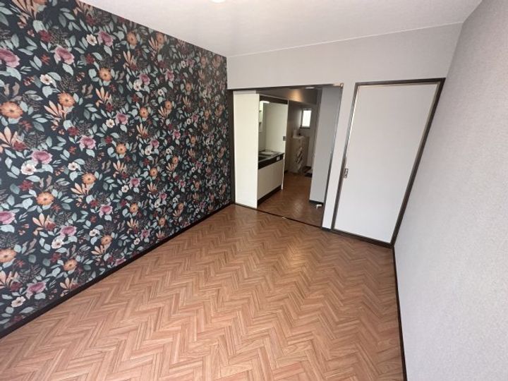 クイーンズコート西灘の内装