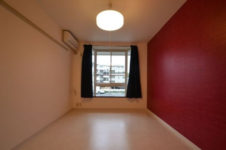 クイーンズコート西灘の寝室