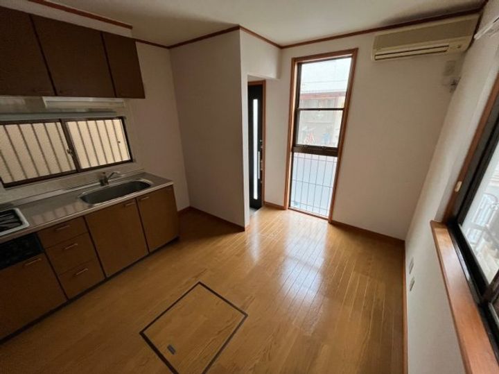 兵庫県神戸市灘区友田町1丁目(一戸建)の賃貸物件の居間