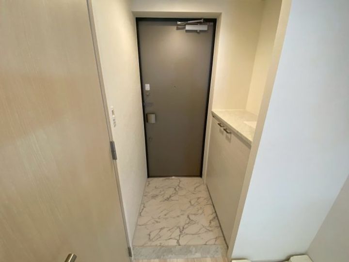 ファーストフィオーレ神戸湊町の玄関