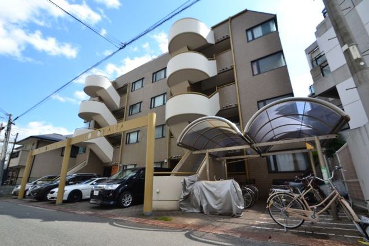 レジデンス本山の外観