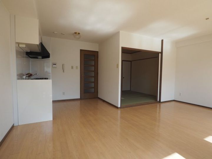 レジデンス本山の居間