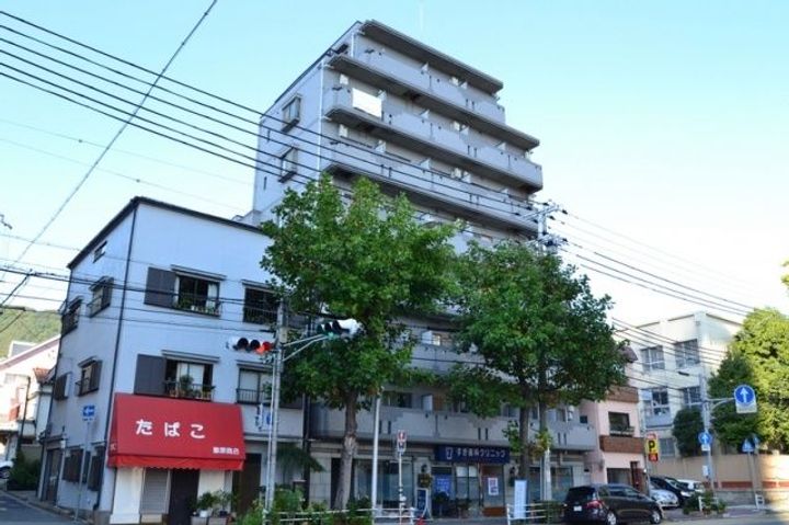 ワコーレ新神戸ステージの外観