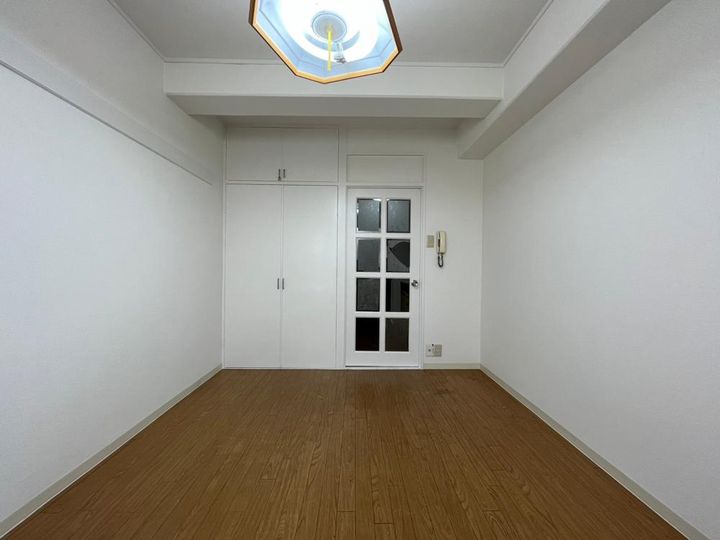 シャルマン湊川の寝室