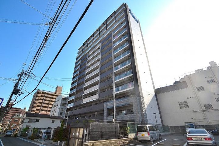 プレサンス三宮東フィールの外観