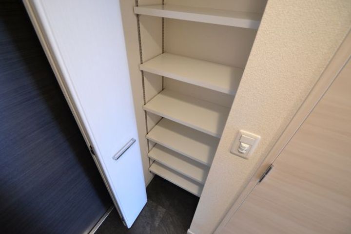 プレサンス三宮東フィールの玄関