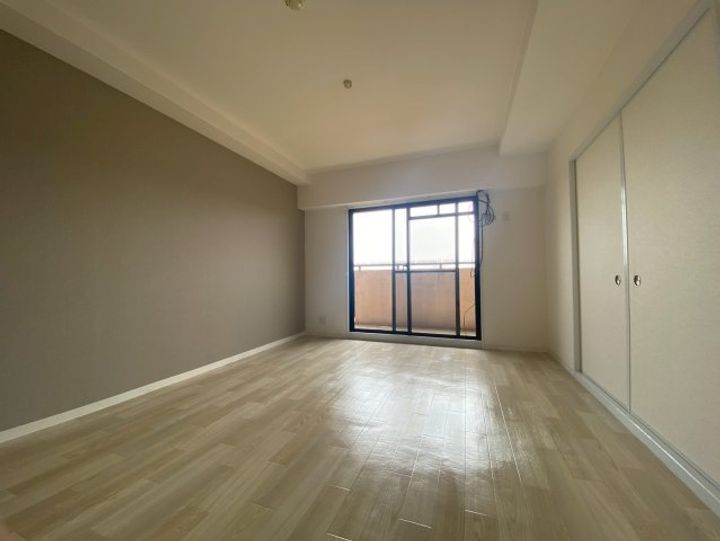 サンシーズ南山手の居間