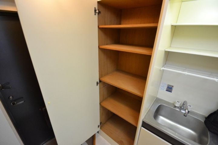 普茶マンションの玄関