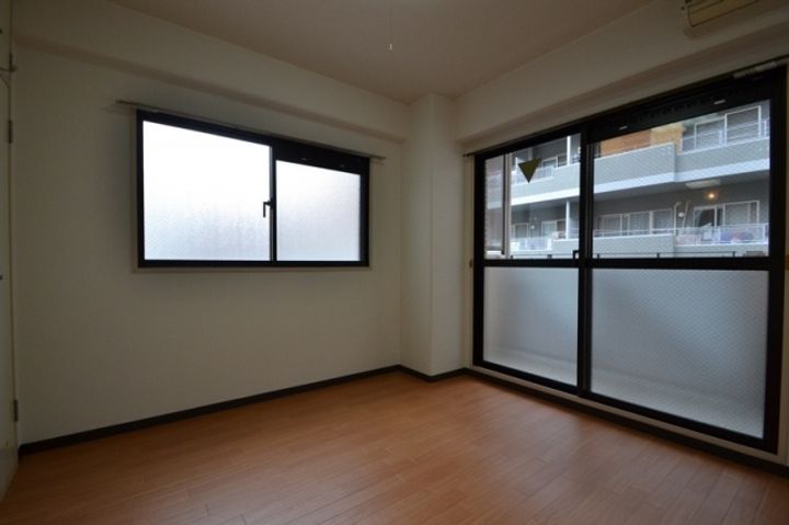 普茶マンションの内装