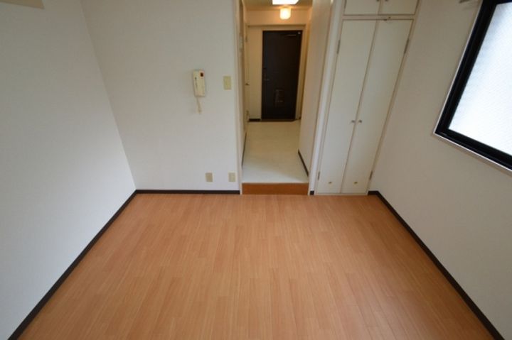 普茶マンションの内装