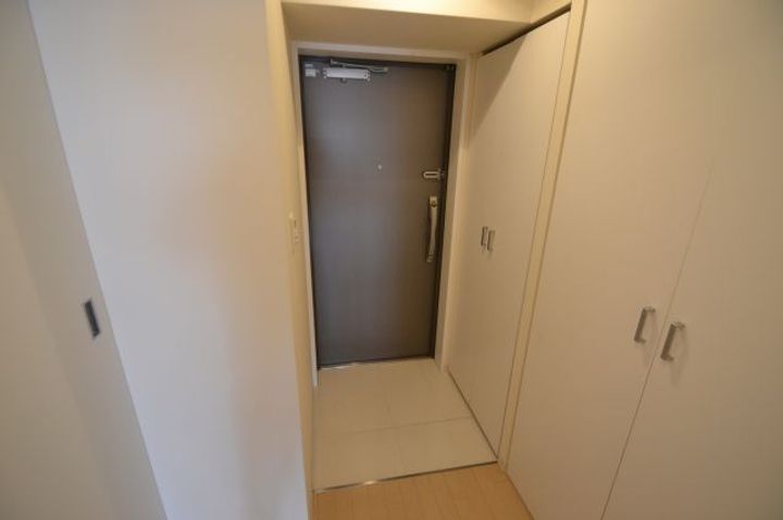 レジディア神戸磯上の玄関