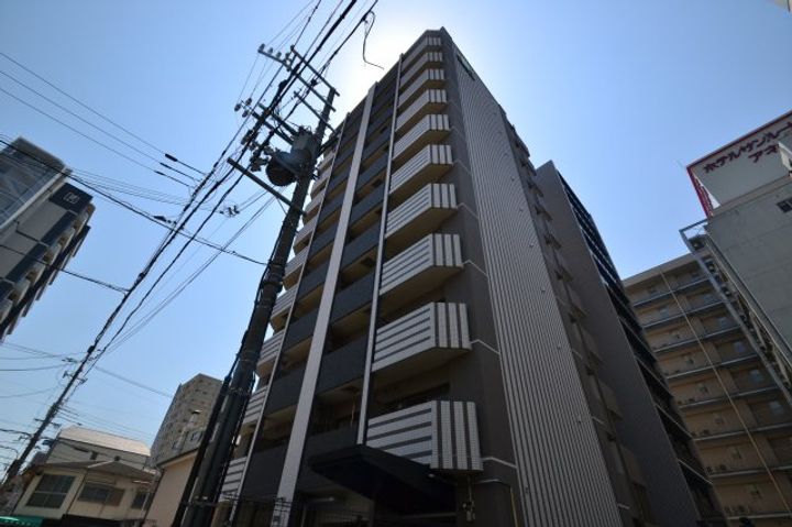ワールドアイ神戸湊町の外観