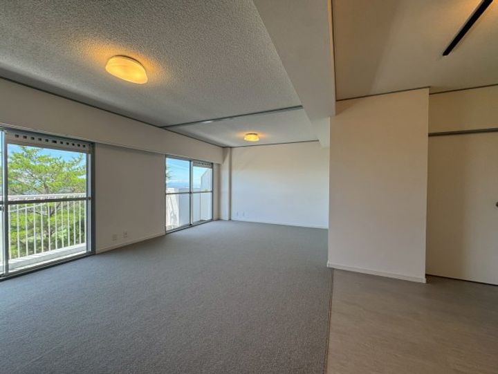 シャトー御影の居間