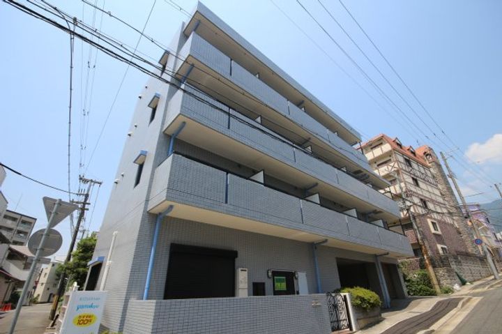 六甲ヒノキの外観