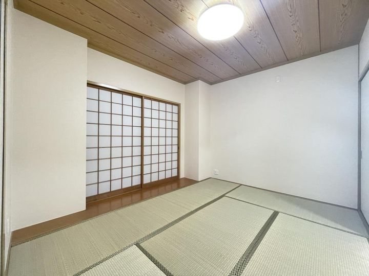 六甲ヒノキの寝室