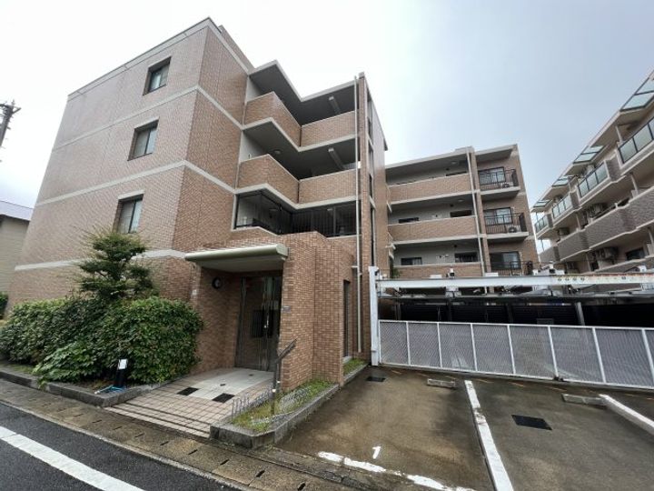 ル・ソレイユ須磨の外観