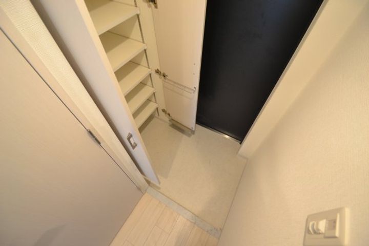 エスリード神戸元町ヒルズの玄関