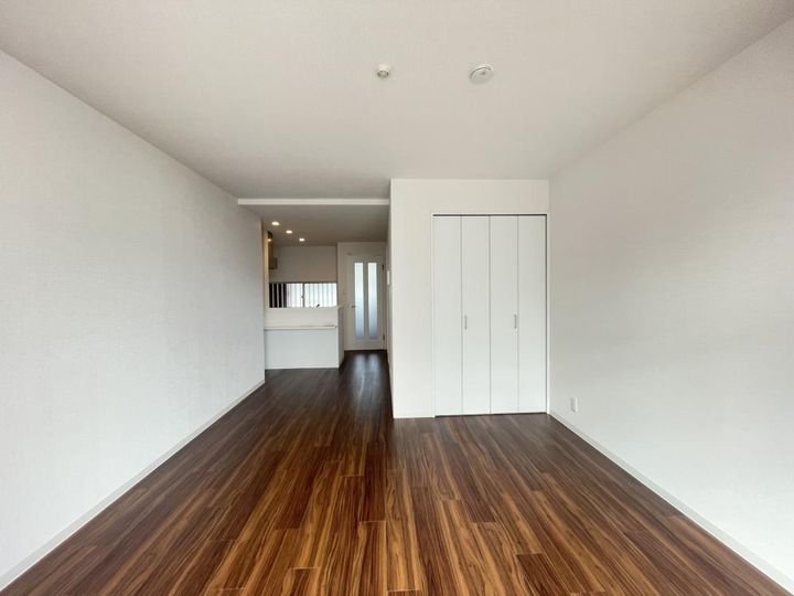 マンション向洋の居間