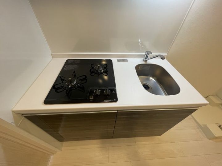 CRESTTAPP神戸湊町NOIRのキッチン