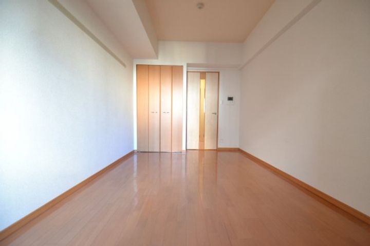 プレサンス神戸駅前グランツの居間