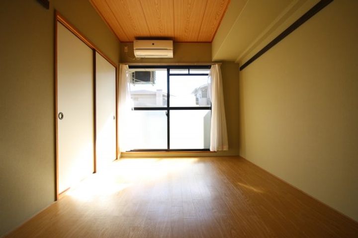 オーリッツコート甲南山手401の寝室