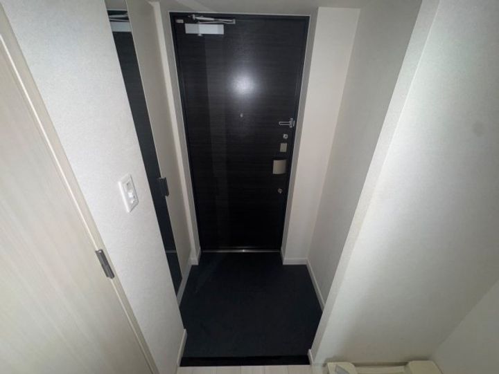 プレサンス神戸元町ベルシオンの玄関