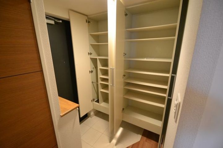 アーバネックス神戸水木通の玄関