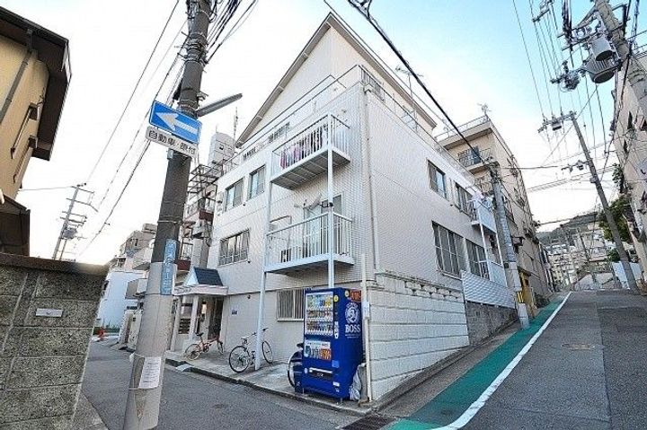 サンビルダー神戸山ノ手の外観