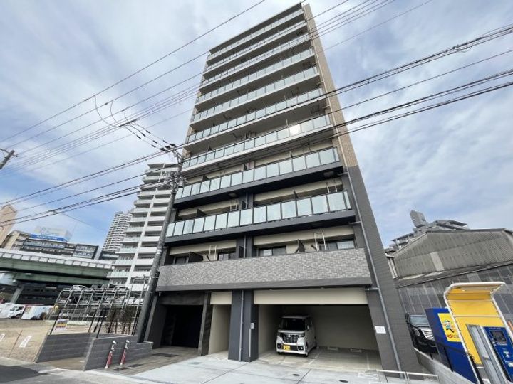 LIVIAZ KOBE CRESTの外観
