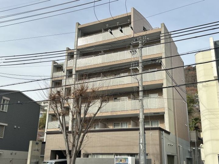 アルバ谷上の外観