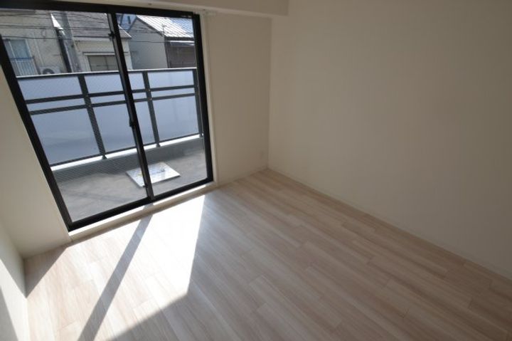 ファーストフィオーレ神戸湊町の内装