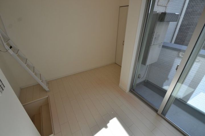 アクア東山の居間
