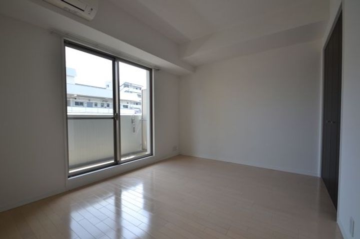 アドバンス三宮2ライズの寝室