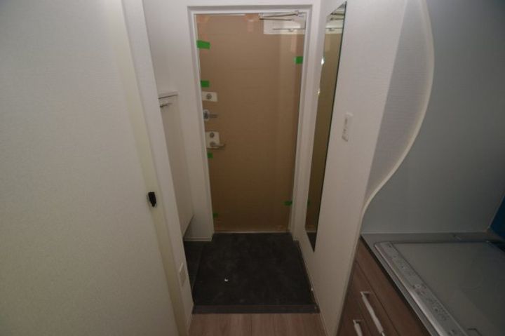 セレニテ神戸元町クレアの玄関