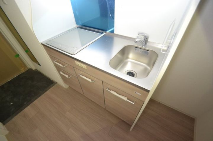 セレニテ神戸元町クレアのキッチン
