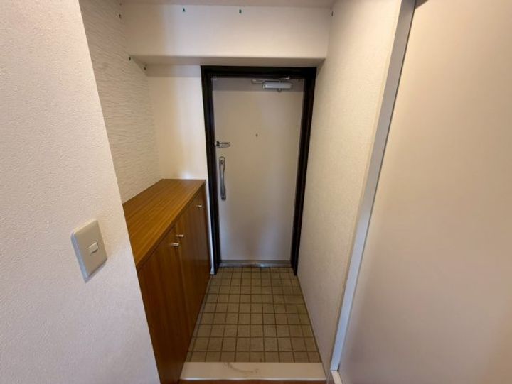 ライオンズマンション鷹取の玄関
