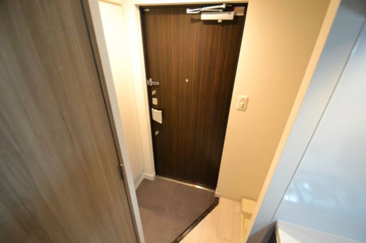 プレサンスTHE神戸の玄関
