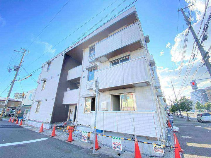 ザクロスの外観
