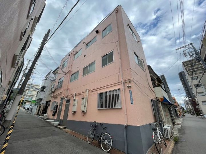 サンビルダー大日通の外観