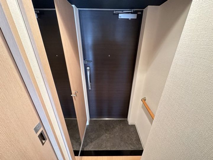 エステムコート三宮駅前2アデシオンの玄関