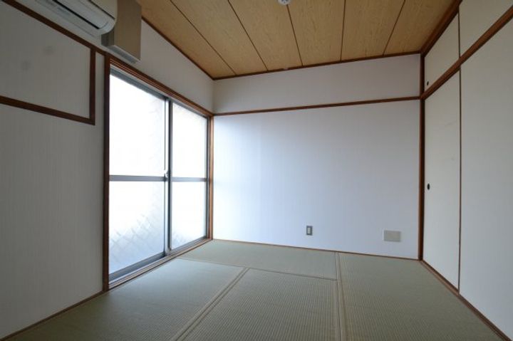 グリーンマンションの内装
