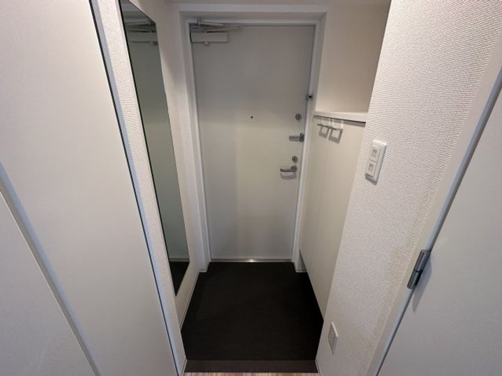 セレニテ神戸元町クレアの玄関