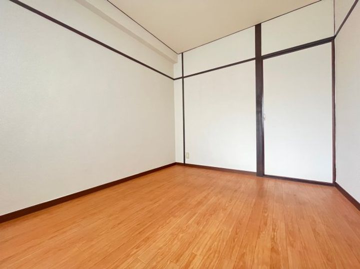 丸吉マンションの内装