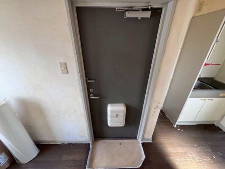 中田マンションの玄関
