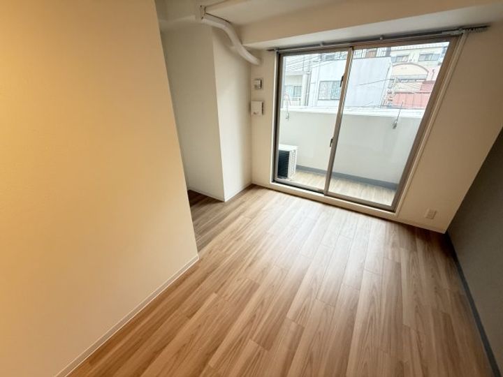 セオリー神戸ウエストゲートの内装